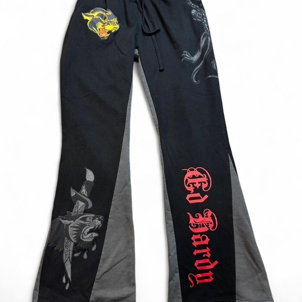 Ed Hardy Joggers Size medium Graphic Tattoo Fleece Black Athletic Sweatpants